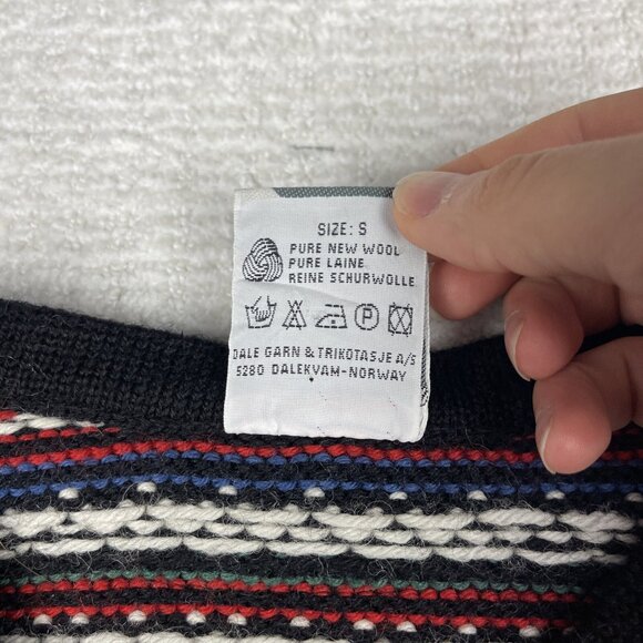 Dale Of Norway Vintage Womans Sweater S Pure 100% Wool Black & Floral pattern - Picture 9 of 16
